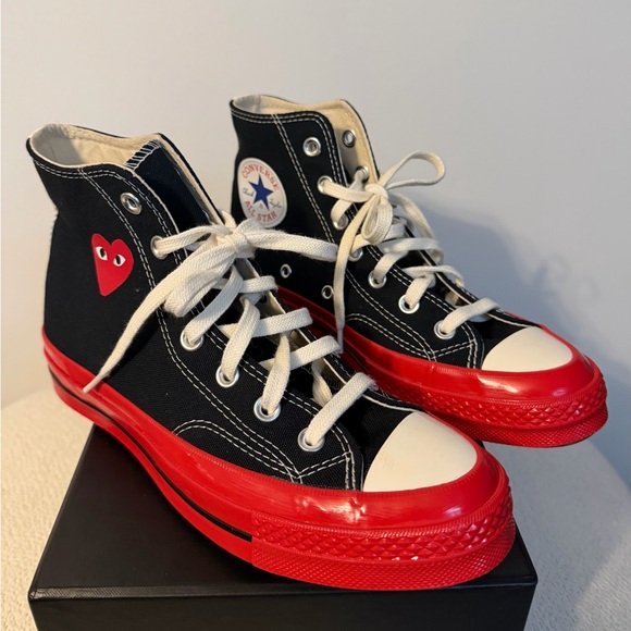 Converse des Garcons Black and Red High-Top Sneakers - Picture 2 of 8